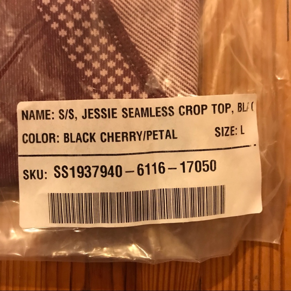 Fabletics Jessie Black Cherry Seamless Crop Top, L - Picture 6 of 12